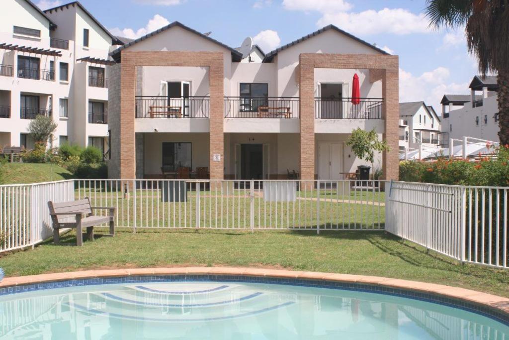 Classy And Cosy Apt - Dainfern Sandton Eksteriør billede